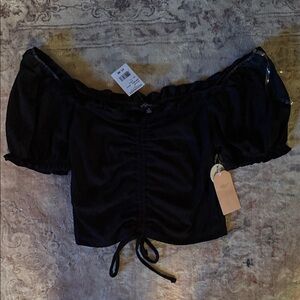 Discovery Black Off-Shoulder Blouse